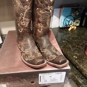 Women's cowboy boots